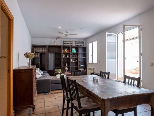 Apartamento de 3 dormitorios en alquiler en Embajadores, Madrid