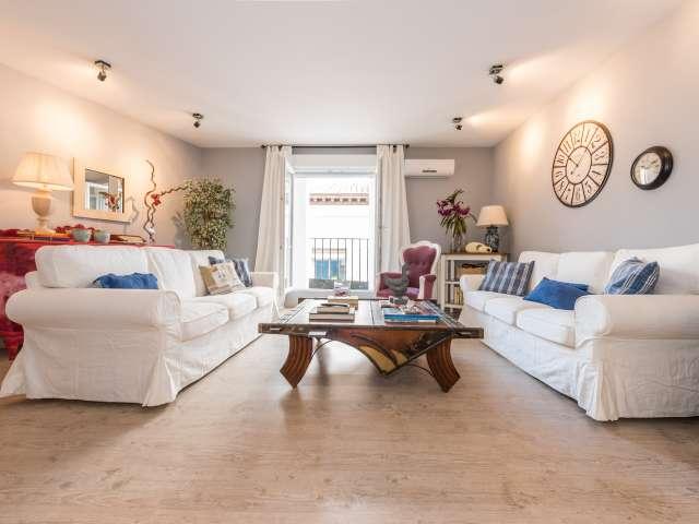 Apartamento de 3 dormitorios en alquiler en Embajadores, Madrid