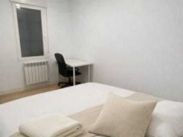 Apartamento de 3 dormitorios en alquiler en Imperial, Madrid