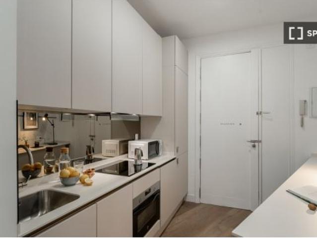 Apartamento de 3 dormitorios en alquiler en Palacio