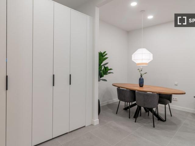 Apartamento de 3 dormitorios en alquiler en Palacio, Madrid