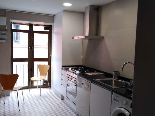 Apartamento de 3 dormitorios en alquiler en Palacio, Madrid