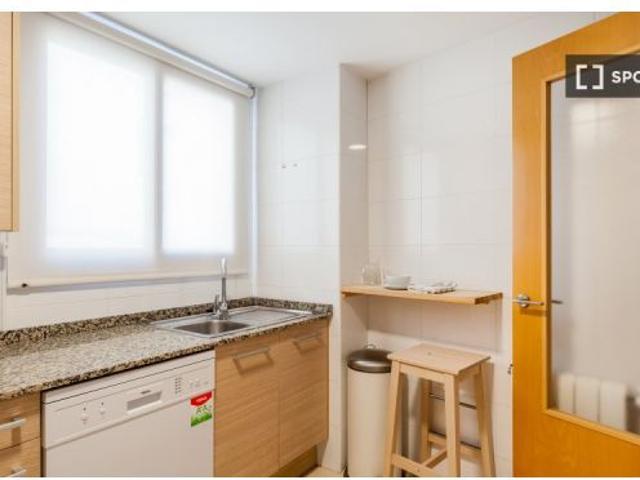 Apartamento de 3 dormitorios en alquiler en Patraix
