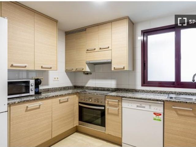 Apartamento de 3 dormitorios en alquiler en Patraix, Valencia