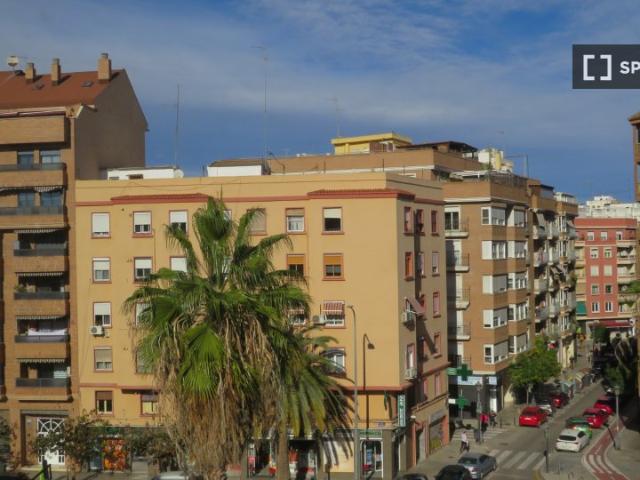 Apartamento de 3 dormitorios en alquiler en Patraix, Valencia