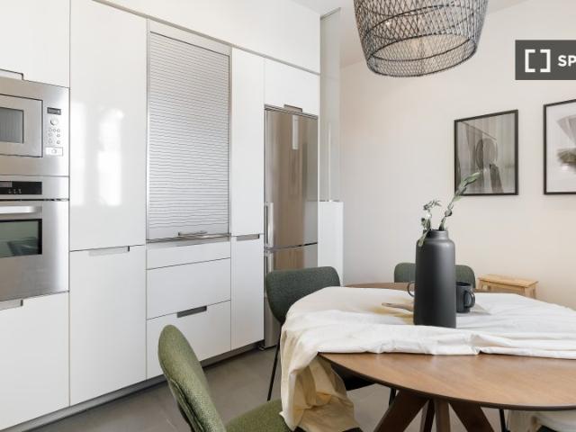 Apartamento de 3 dormitorios en alquiler en Ríos Rosas, Madrid