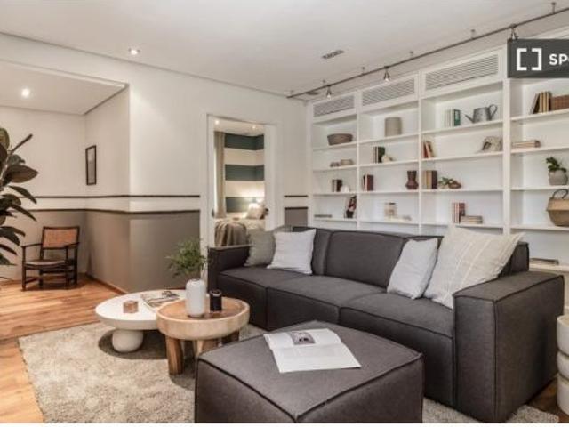Apartamento de 3 dormitorios en alquiler en Salamanca