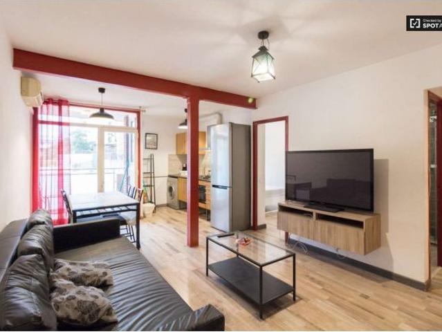 Apartamento de 3 dormitorios en alquiler en Sants