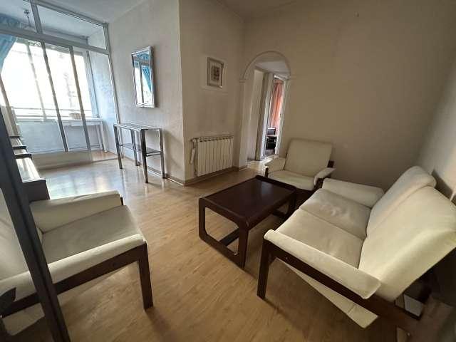 Apartamento de 3 dormitorios en alquiler en Ventas, Madrid
