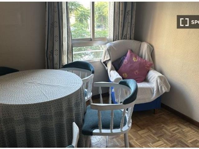 Apartamento de 3 dormitorios en alquiler en Ventas, Madrid