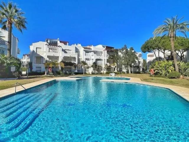 Apartamento de 3 dormitorios en planta intermedia con ubicación privilegiada junto a la playa