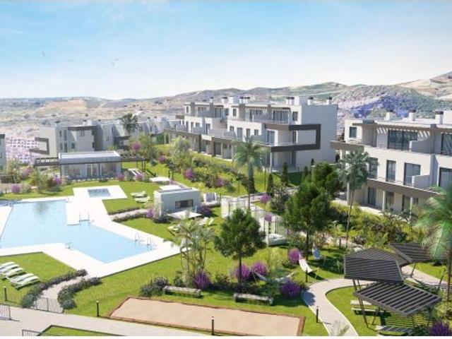 Apartamento de 3 dormitorios y 2 baños con vistas al mar en Valle Romano, Estepona