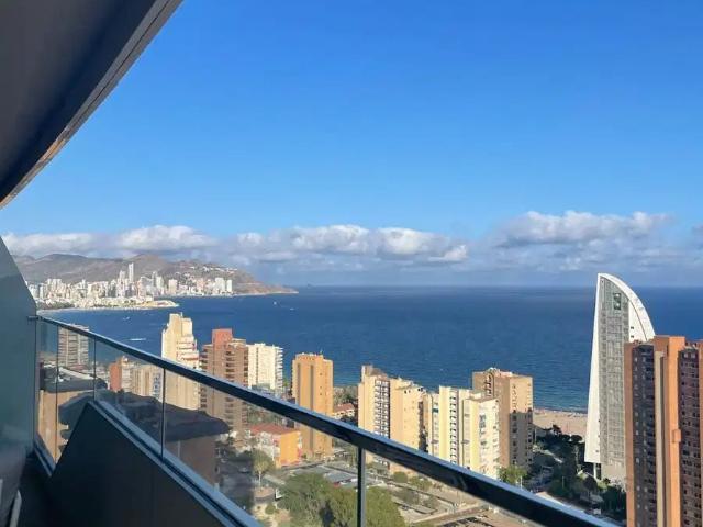 Apartamento de 3 dormitorios y 2 baños en Benidorm 85m² Benidorm