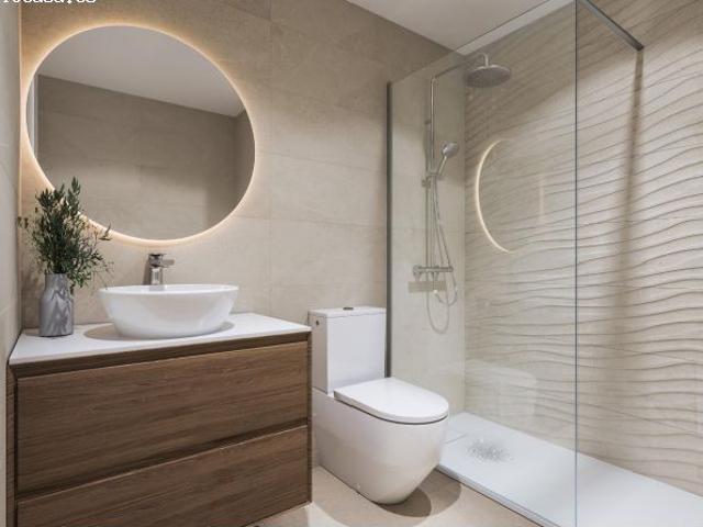 Apartamento de 3 dormitorios, 2 baños con vistas al mar. La Resina, Estepona