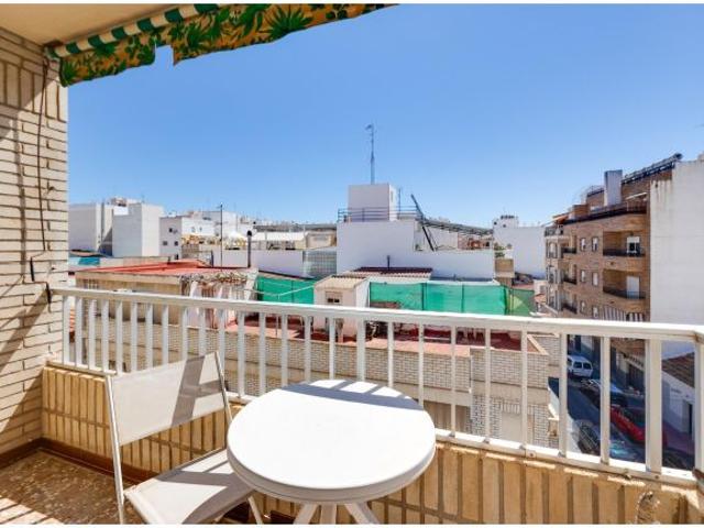 APARTAMENTO DE 3 DORMITORIOS 2 BAÑOS EN TORREVIEJA