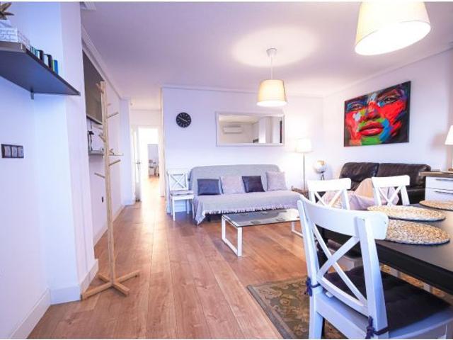 Apartamento de 3 dormitorios 2 baños, garaje, se alquila por temporadas en Torrevieja playa del Cura