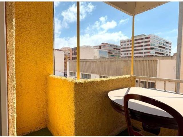 APARTAMENTO DE 3 HAB 2 BAÑOS REFORMADO TOTALMENTE A 100 METROS DE LA PLAYA