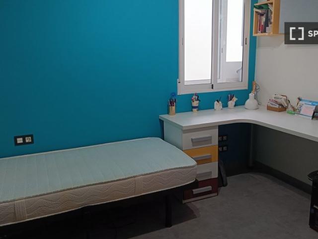 Apartamento de 3 dormitorios en alquiler en Aiora, Valencia