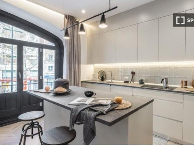 Apartamento de 3 habitaciones en alquiler en Trafalgar