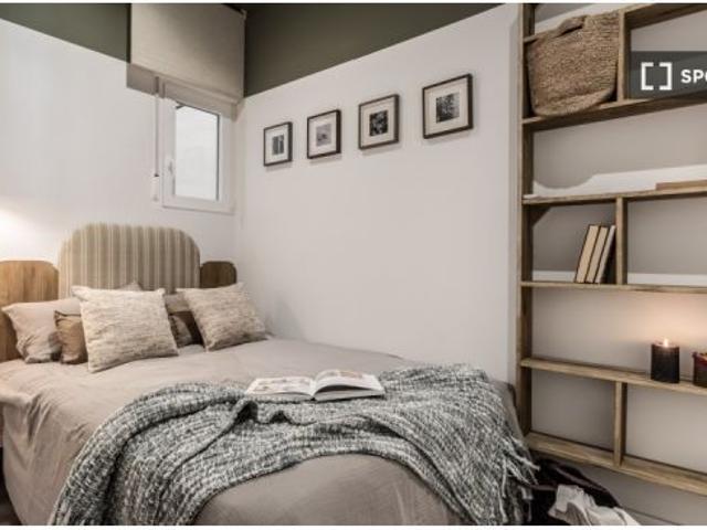 Apartamento de 3 habitaciones en alquiler en Trafalgar