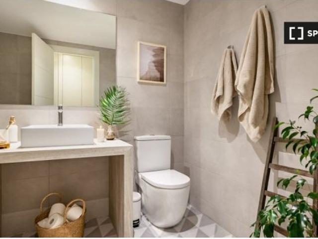 Apartamento de 3 habitaciones en alquiler en Trafalgar, solo para profesionales