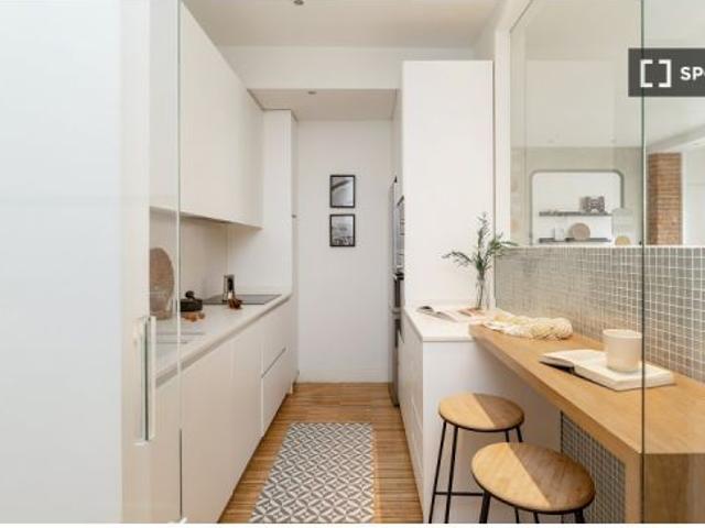Apartamento de 3 habitaciones en alquiler en Almagro, ideal para profesionales y estudiantes