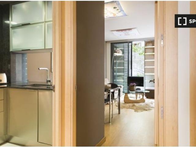 Apartamento de 3 habitaciones en alquiler en El Fort Pienc, perfecto para profesionales y estudiante