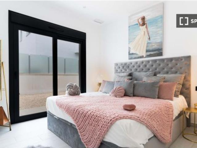 Apartamento de 3 habitaciones en alquiler en Finestrat, se admiten parejas