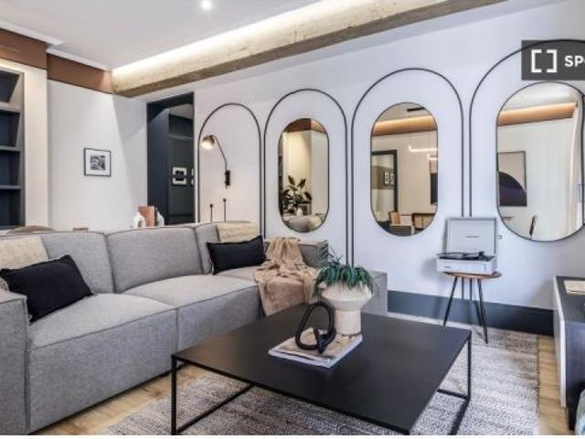Apartamento de 3 habitaciones en alquiler en Lista para profesionales