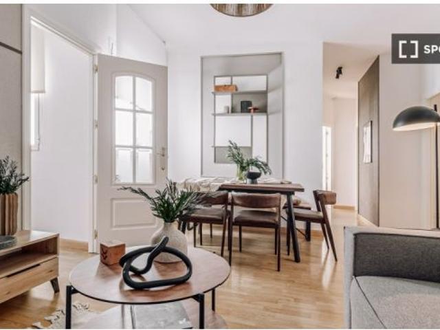 Apartamento de 3 habitaciones en alquiler en Niño Jesús, perfecto para profesionales