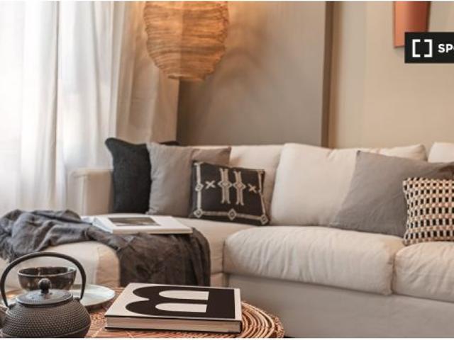 Apartamento de 3 habitaciones en alquiler en Recoletos, Madrid. Se admiten mascotas