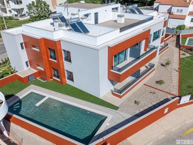apartamento de 3 quartos com piscina e garagem em Vilamoura. 124m² Quarteira