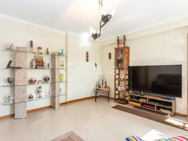 Apartamento de 3 quartos com varanda em todos os quartos + estacionamento