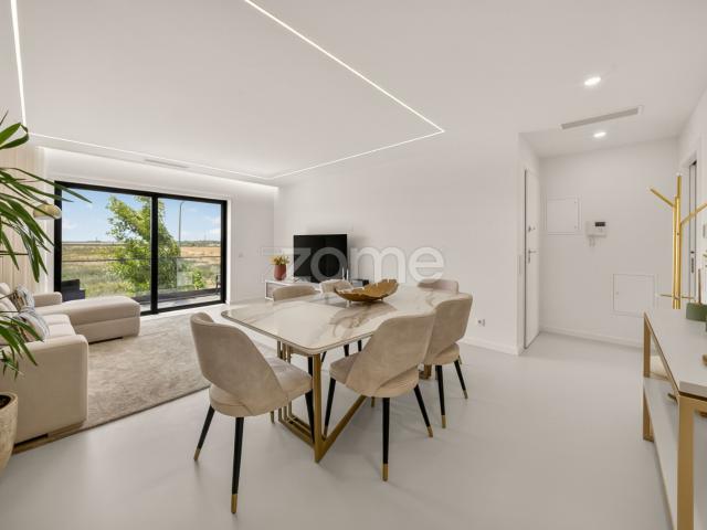 Apartamento de 3 quartos de design contemporâneo na nova Abóboda Residential