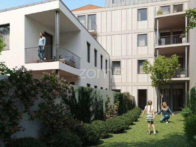 Apartamento de 3 Quartos Duplex Condomínio Cedofeita B