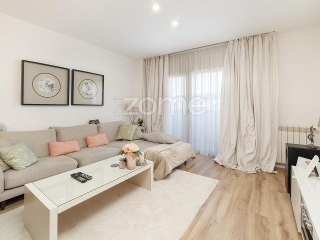 Apartamento de 3 Quartos, Semi Novo || Garagem || Teleférico || S.Romão, Leiria