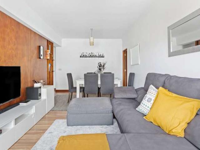 Apartamento de 3 quartos para alugar em Benfica, Lisboa