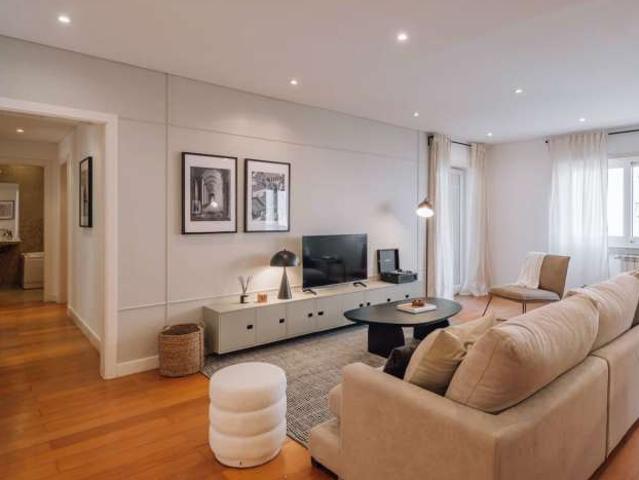 Apartamento de 3 quartos para alugar em Lisboa, Lisboa