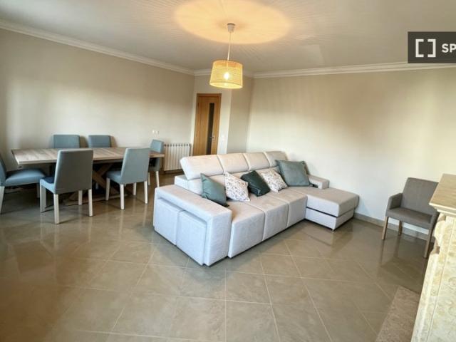 Apartamento de 3 quartos para alugar na Amadora, Lisboa