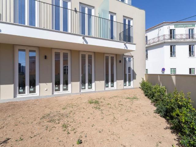 Apartamento de 3 Quartos, pequeno jardim, nos Olivais a minu. 199m² Santa maria dos olivais