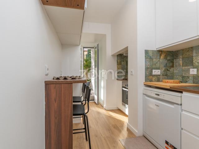Apartamento de 3 quartos totalmente reformado com terraço em Arroios | Lisboa