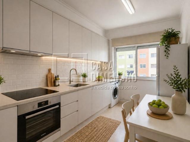 Apartamento de tipologia T2 com varanda em Mem Martins, Excelente oportunidade!