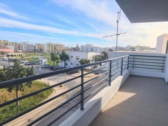Apartamento de tipologia T3 com piscina em Olhão 128m² Olhão
