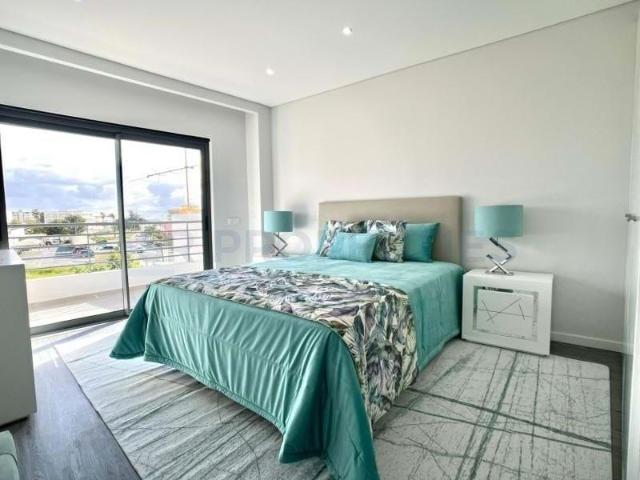 Apartamento de tipologia T3 com piscina em Olhão 137m² Olhão