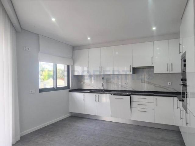 Apartamento de tipologia T3 com piscina em Olhão 132m² Olhão