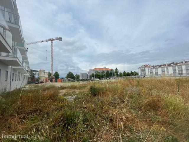 Apartamento de tipologia T3 com terrao, localizado em Carregal do Sal