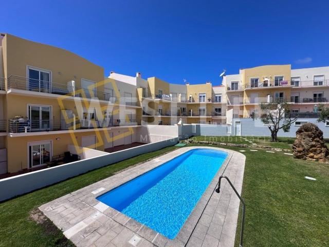 Apartamento de tipologia T3 inserido em condomínio privado c. 115m² Ericeira