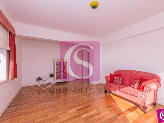 Apartamento de tipologia T3 Xabregas com 2 estacionamentos