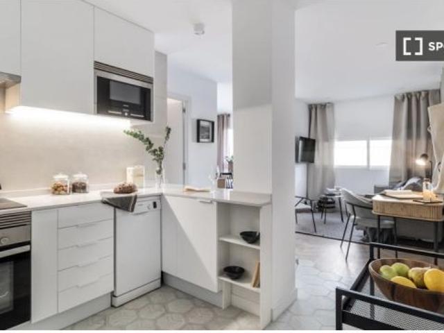 Apartamento de un dormitorio en alquiler en Almagro