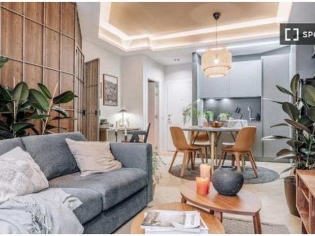 Apartamento de un dormitorio en alquiler en Almagro, Madrid